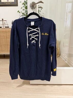 PINK Victoria's Secret University of Michigan long sleeve pullover